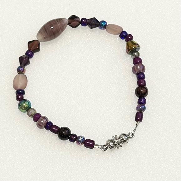 Vintage Purple Glass Bead Braceley Magnetic Clasp 7.25” - Picture 1 of 6